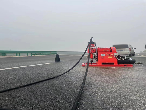 巴东马路路基路面开裂下沉注浆加固灌浆